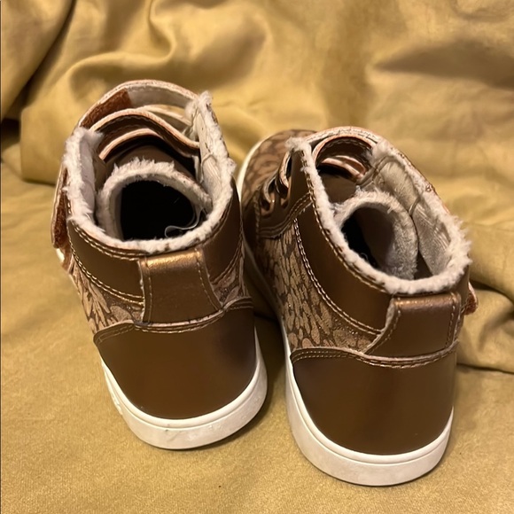 UGG Brown High-Top kids Sneakers with Velcro Straps size 12 - Picture 6 of 6